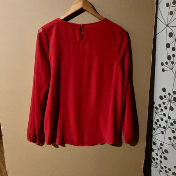 Like New APT. 9 Size Medium Long Sleeve Top in Candy Apple Red. - Picture 4 of 6